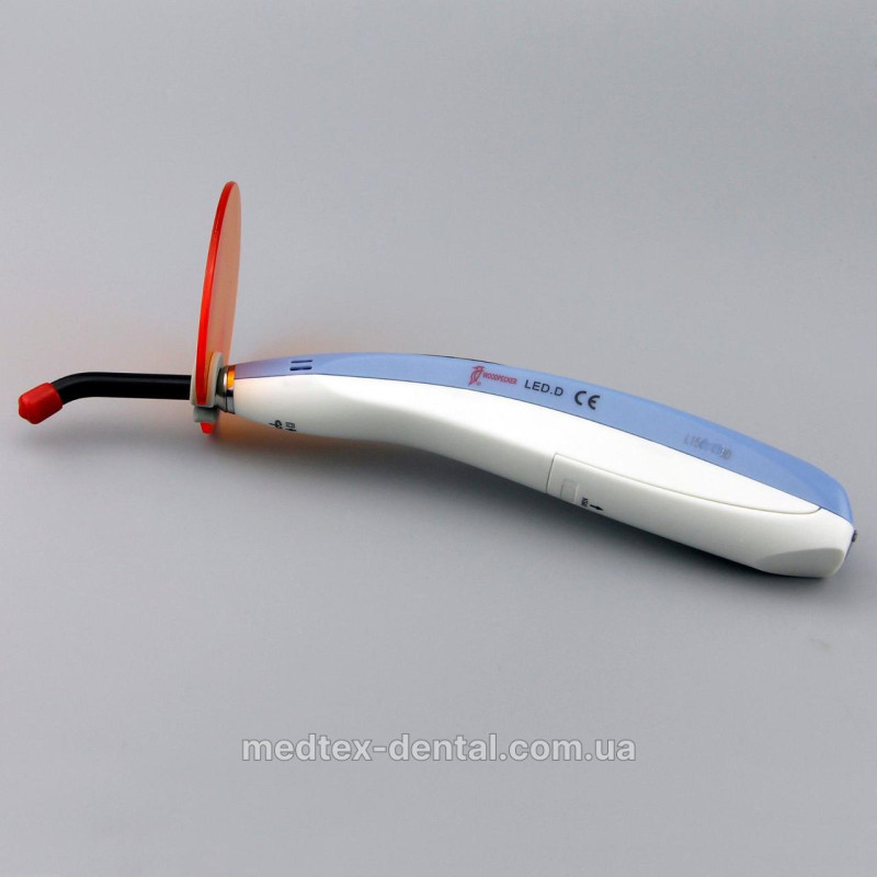 Фотополімерна лампа Woodpecker LED D – надійність та висока якість для стоматології.